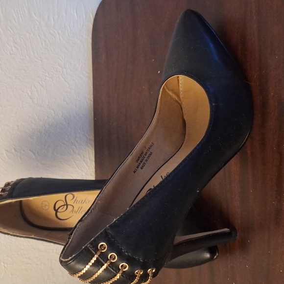 Black Heels - Picture 2 of 2